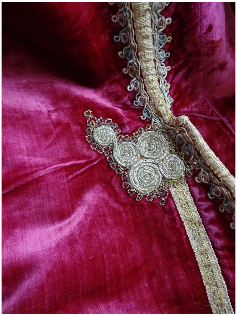 Applique de brocart portugaise antique du 18ème siècle